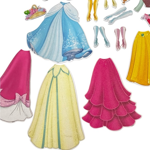 Disney Princess Magnetic Dress-Up Set - 68 pieces - Picture 5 of 12
